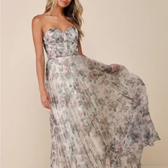 BNWOT- LuLu’s strapless dress size- 6 - Picture 10 of 12